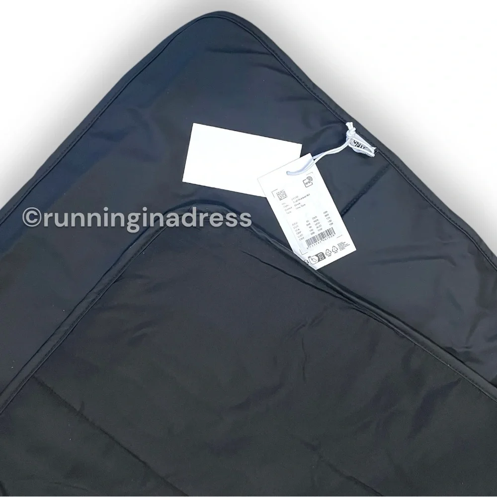 NWT Rains Waterproof Trail Blanket With Pack, Carry & Store System In Black